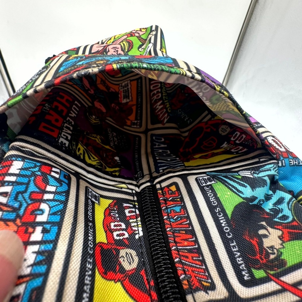 Marvel Comics Backpack – Vibrant Retro Superhero Print - Picture 5 of 8